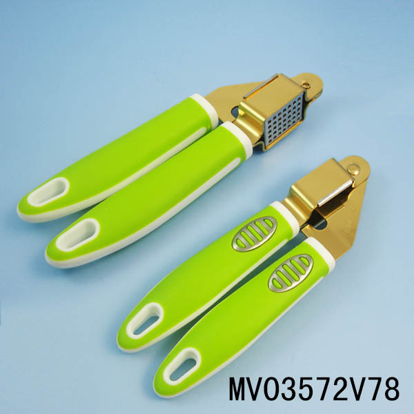 TITANIZE KITCHEN TOOLS RUBBER and PLASTIC Handle GARLIC PRESS TC