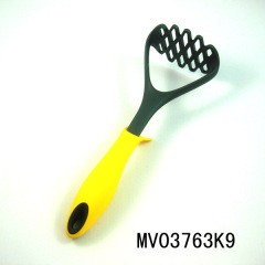 RUBBER Handle NYLON KITCHEN TOOLS POTATO PRESS