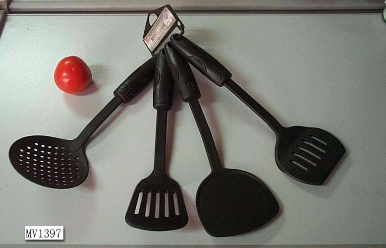 4PCS NYLON KITCHEN TOOLS