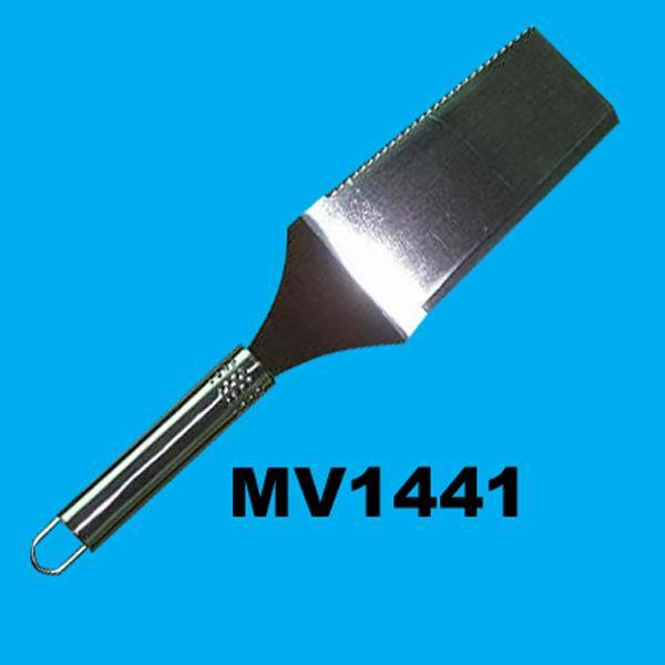CHEESE SPADE with CANNULATION Handle
