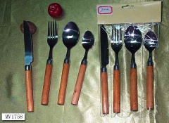 4PCS CUTLERY SET WOODEN Handle in PVC BAG with HANG CARD