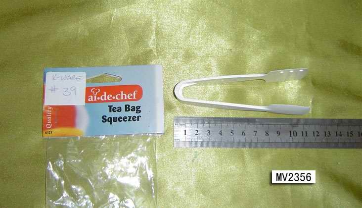 FOOD TONGS in PVC BAG with HANG CARD