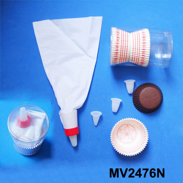 60PCS BAKING CUPS and 3PCS BUTTER MOUTH and SYRINGE SET IN PVC BOTTLE