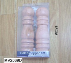 2 PCS WOODEN SALT and PEPPER