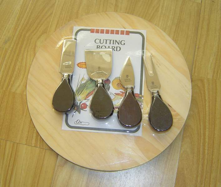 4PCS CHEESE KNIFE with CUTTING BOARD