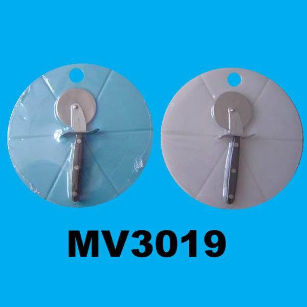 SS PIZZA CUTTER with PLASTIC ROUND BOARD SET