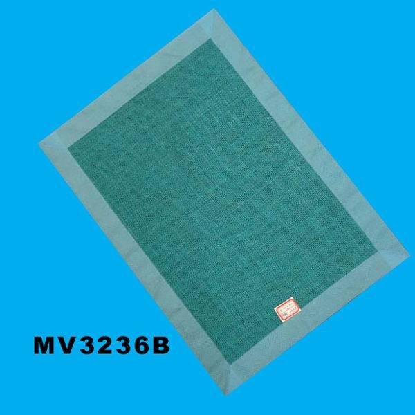 B02 DINNER CUSHION