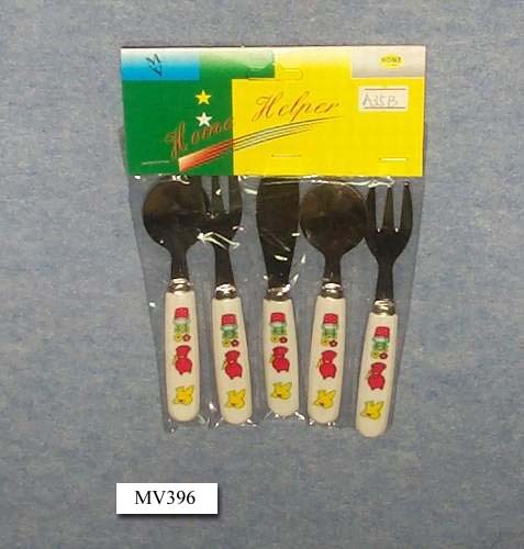 5PCS KID CUTLERY SET in PVC BAG with HANG CARD