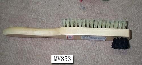 WOODEN HANLE SHOE BRUSH