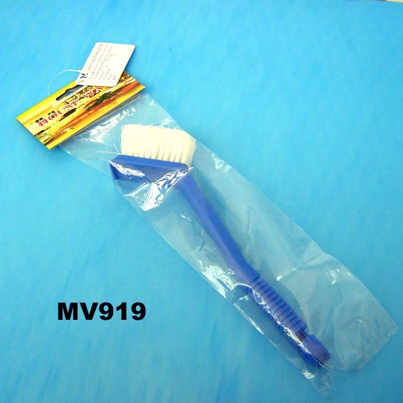KITCHEN BRUSH with PLASTIC Handle