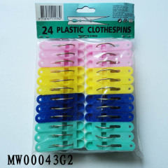 24PCS PLASTIC CLOTHES PEGS with PE SHRINK style 28