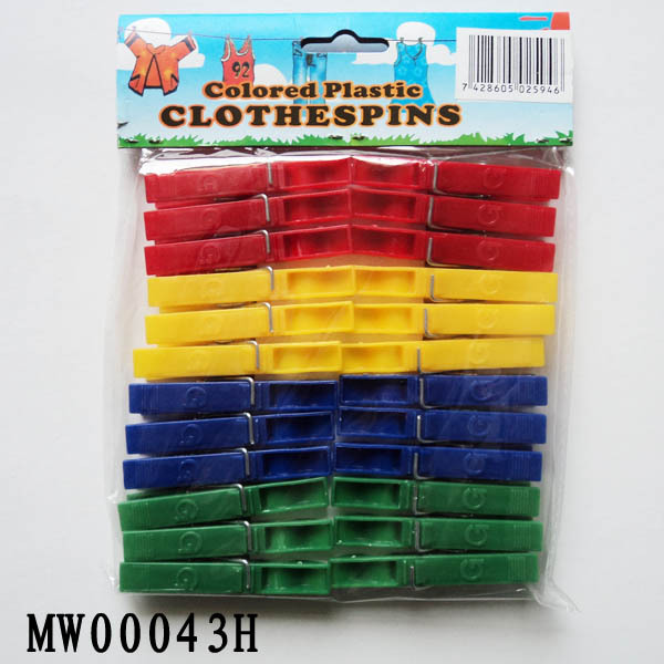 24PCS PLASTIC CLOTHES PEGS with PE SHRINK style 31
