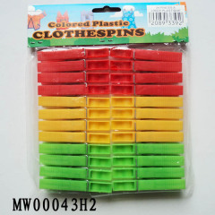 24PCS PLASTIC CLOTHES PEGS with PE SHRINK style 33