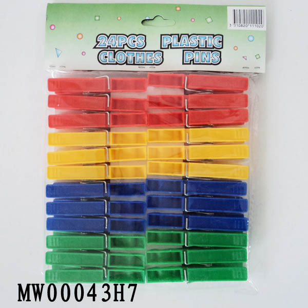 24PCS PLASTIC CLOTHES PEGS with PE SHRINK style 38