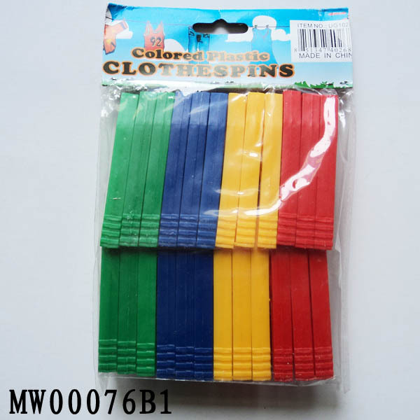 24PCS PLASTIC CLOTHES PEGS with PE SHRINK style 50