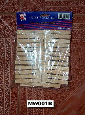 50PCS WOODEN CLOTHES PEGS IN PVC with HANG CARD