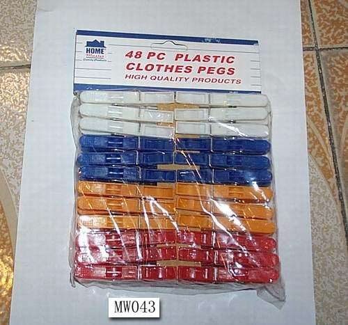 48PCS PLASTIC CLOTHES PEGS SHRINK with HANG CARD