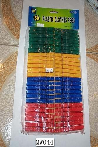 50PCS PLASTIC CLOTHES PEGS SHRINK with HANG CARD
