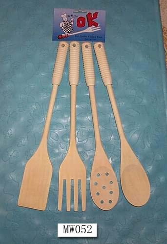 4PCS WOODEN KITCHEN TOOLS in PVC BAG with HANG CARD style 2