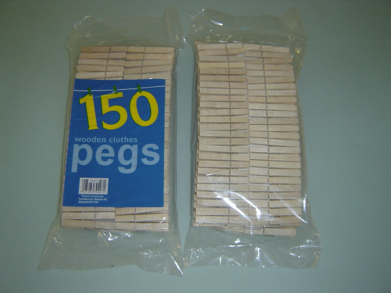 150PCS WOODEN PEGS IN COLOUR BOG