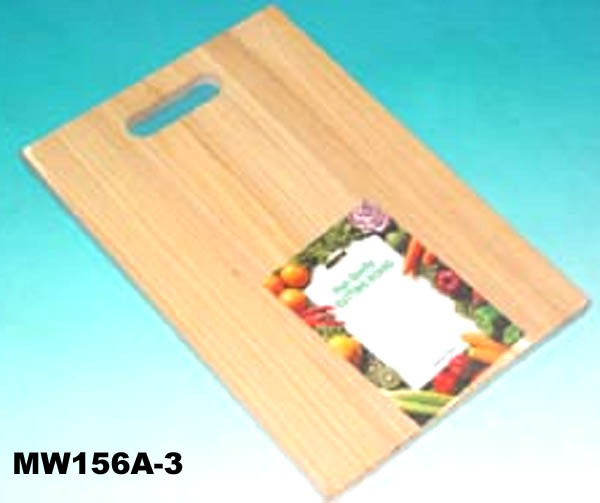 WOODEN CUTTING BOARD 43X29CM