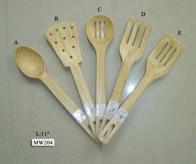 2318 11in WOODEN KITCHEN TOOL