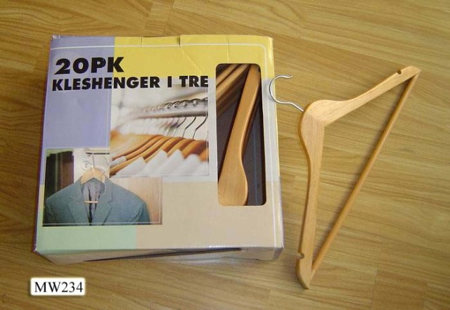20PCS WOODEN CLOTHES HANGER CB