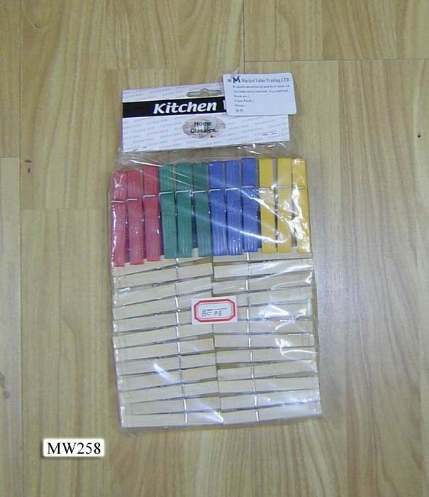 24PCS PLASTIC PEGS with 48PCS WOODEN CLOTHES PEGS