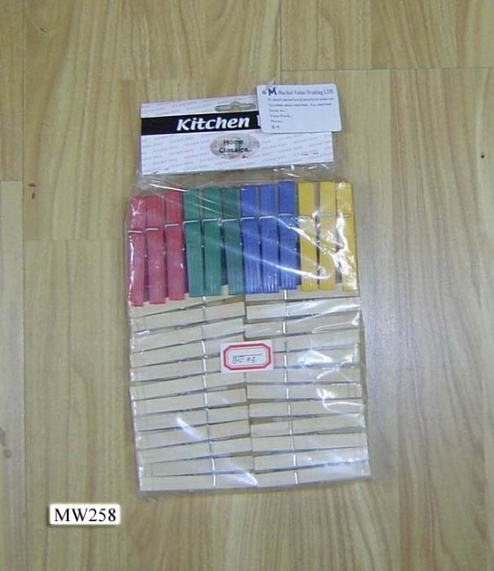 24PCS PLASTIC PEGS with 48PCS WOODEN CLOTHES PEGS