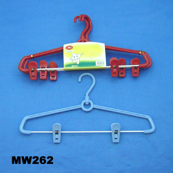 3PCS PLASTIC HANGER with 2PCS PLASTIC PEGS
