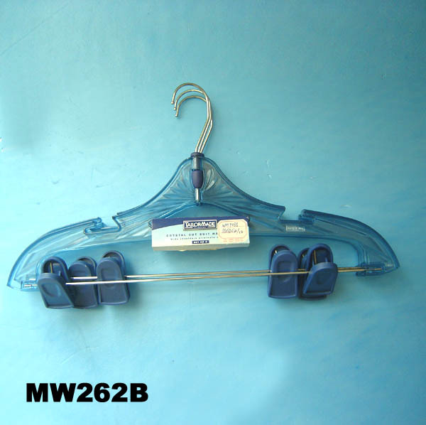 3PK PLASTIC HANGER with 2PCS PLASTIC PEGS
