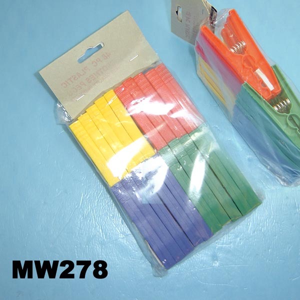 20PCS PLASTIC PEGS IN PVC with HANG CARD