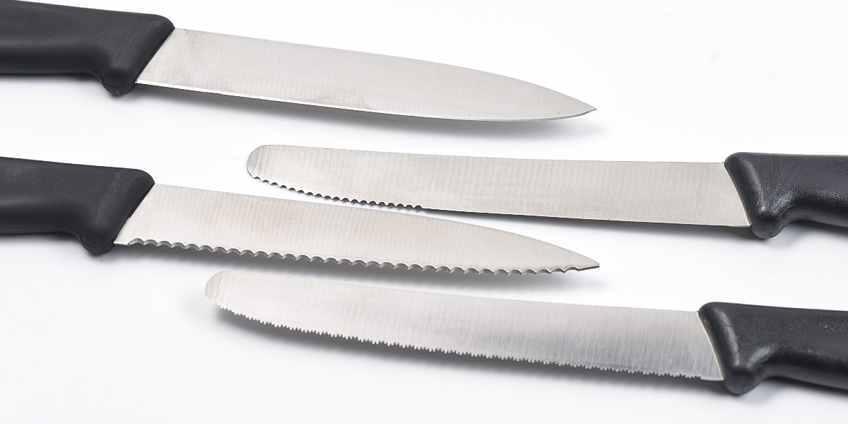 Serrated vs nonserrated steak knife which is the best?