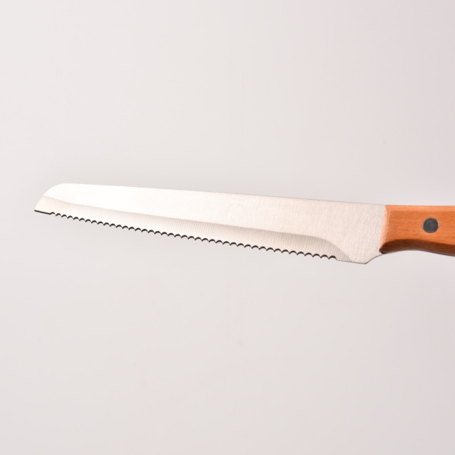 8in bread knife with wooden Handle