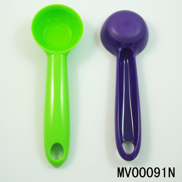PLASTIC ICE CREAM SPOON