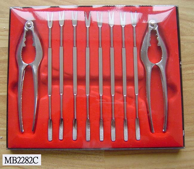 2PC NUT CRACKER and 8PCS FROKS in BOX style 2