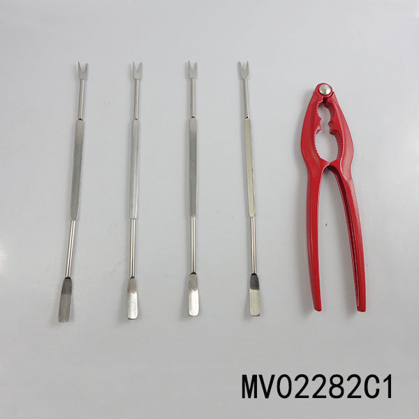 RED NUT CRACKER and 4PCS FORKS SS