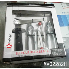2PC NUT CRACKER and 18PCS FROKS and OYSTER KNIFE in CB