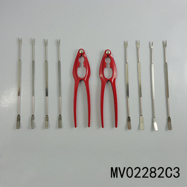 2PCS RED NUT CRACKER and 8PCS FORKS SS
