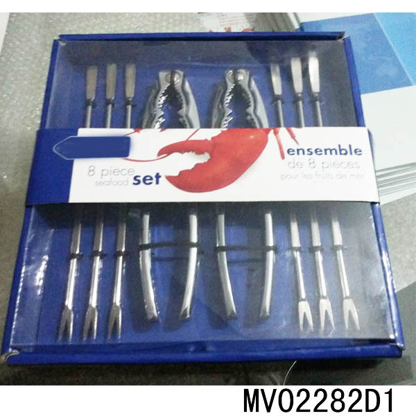 2PC NUT CRACKER and 6PCS FROKS3.5MM in BOX