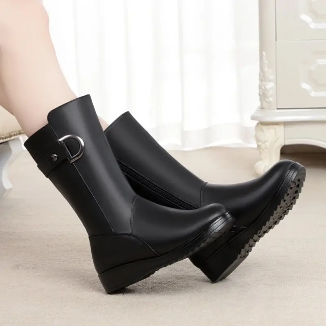 Mid length autumn and winter new women's leather snow boots fashion plush flat heeled women's snow boots shoes