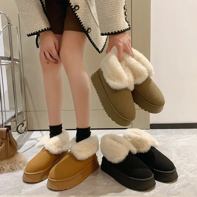 Thick sole and plush short snow boots shoes for women Fashion trend cute warm slip on hairy snow shoes