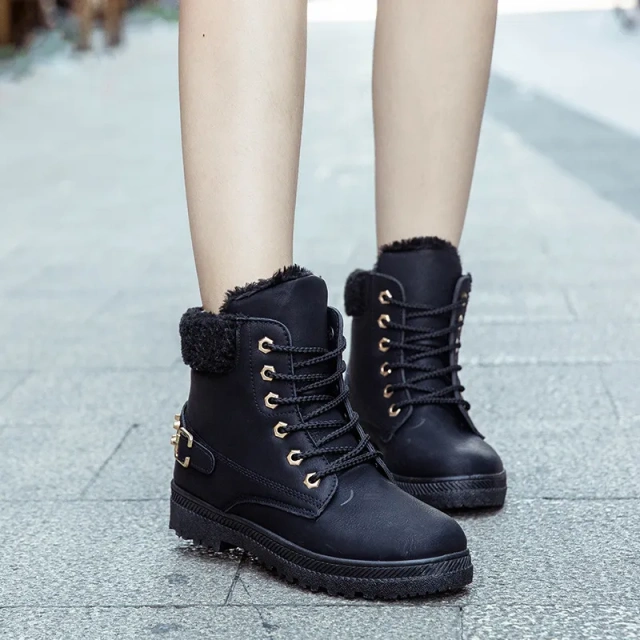 Fashion Trend Thick Plush Women's Snow Boots Shoes Winter New Warm Lardies Rivets Short Snow Martin Boots