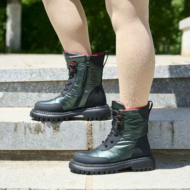 Custom warm plush anti-slip thick outsole ladies short snow boots fashion trend popular waterproof women snow boots