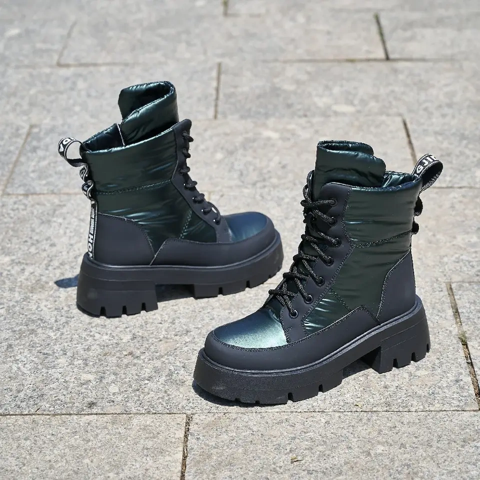 Autumn And Winter New Round Toe Thick Outsole Women's Snow Boots Water Platform Mid Snow Boots For Ladies