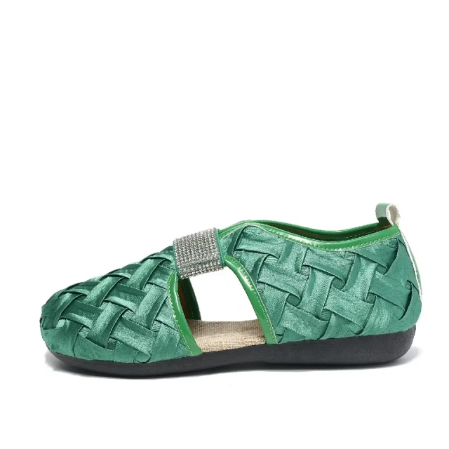 New Design Elegant Shining Rhinestone Ladies Walking Style Shoes Fashion Outdoor Office Slip On sual Flat Sole Shoes