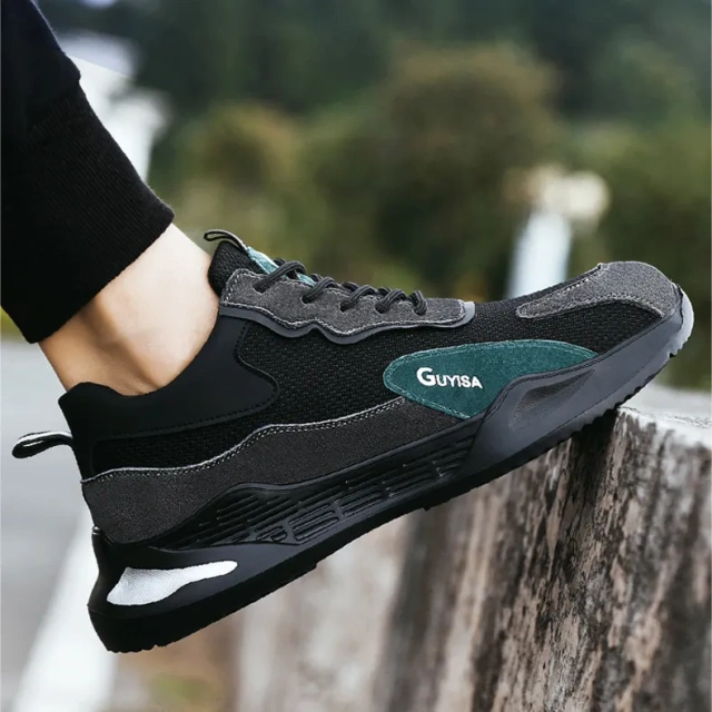 Wholesale men' s anti impact anti puncture steel toe safety shoes soft lightweight wear-resistant work safety shoes