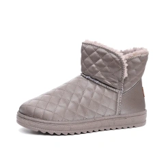 Wholesale Winter Light Weight Slip-on Women's Snow Boots Fashion New Casual Soft Ladies Midi Snow Boots