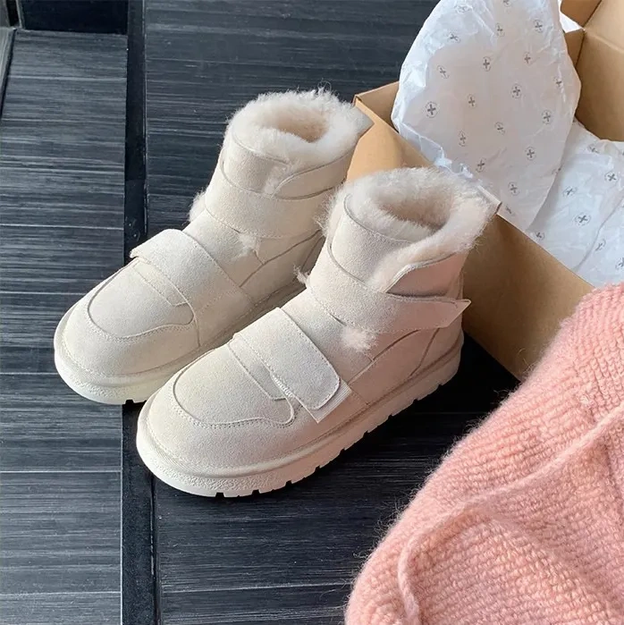 Wholesale Fashion Three Colors Thickening Plush Flat Snow Boots For Women New Trendy Winter Ladies Snow Boots
