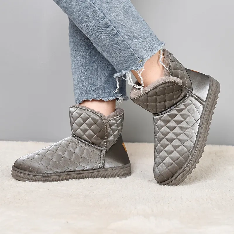 Wholesale Winter Light Weight Slip-on Women's Snow Boots Fashion New Casual Soft Ladies Midi Snow Boots